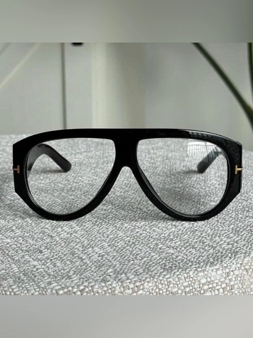 Black Aviator Sunglasses with Gold Accent